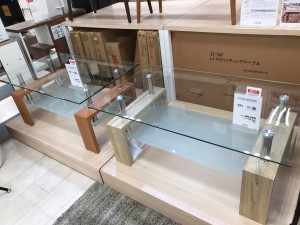 ガラステーブル