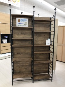 スクリーンラック