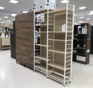 スクリーンラック