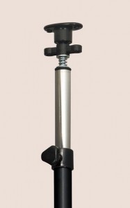 スクリーンラック転倒防止