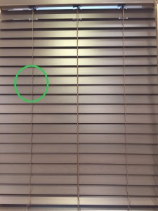 ウッドブラインド コード穴無